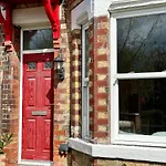 Riverside House - With Parking